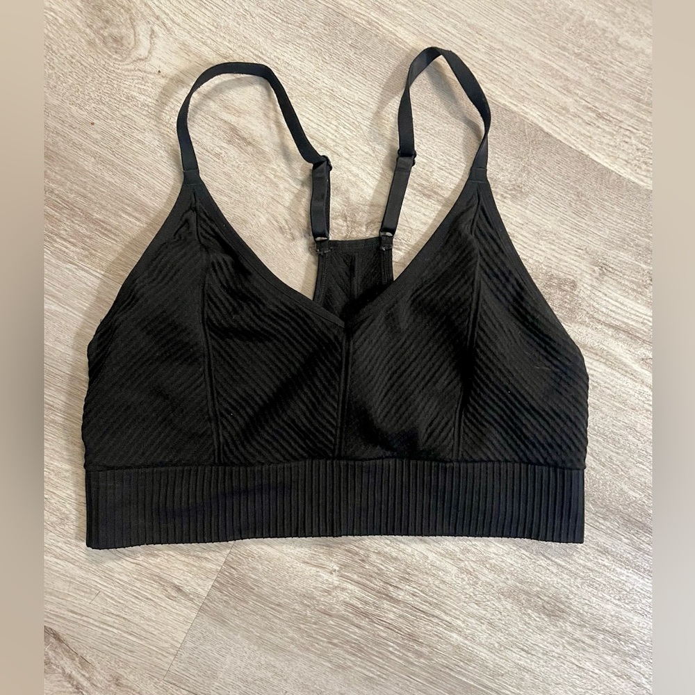 PINK Active Black Lightweight Ribbed Racerback Sports Bra Women’s M